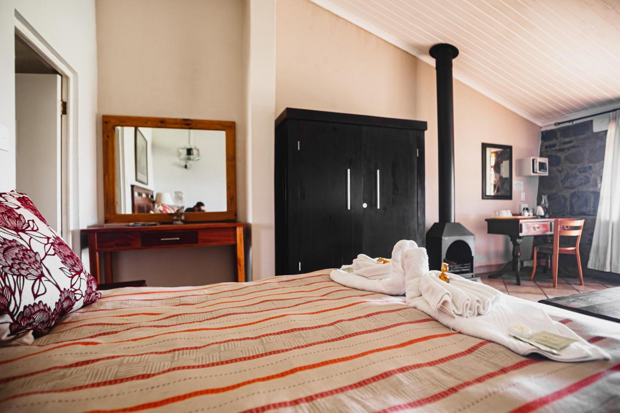 Ardmore Guest Farm Champagne Valley Extérieur photo